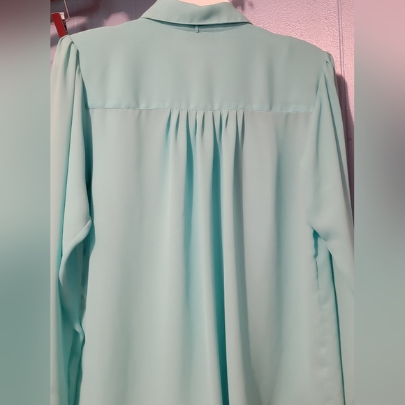 Jennifer size 12 seafoam blue long sleeve front button blouse pleated front - Picture 6 of 6